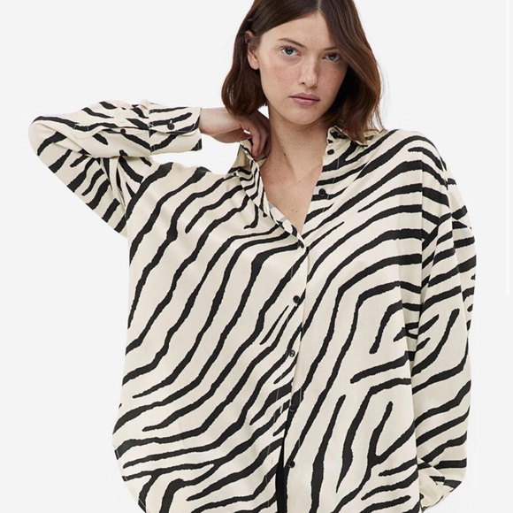 H&M Oversized Zebra Print Long Sleeve Button-Up Shirt - Black & Cream - Picture 7 of 10